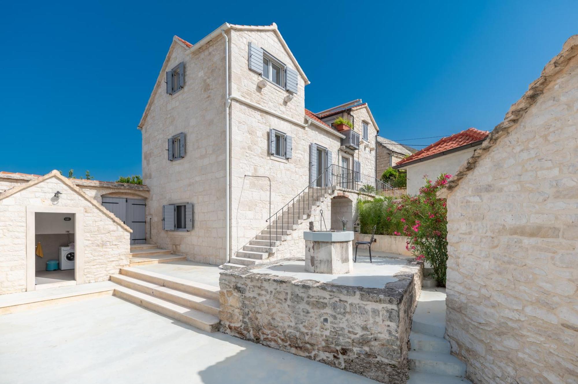 Villa Komelo Škrip Exterior foto