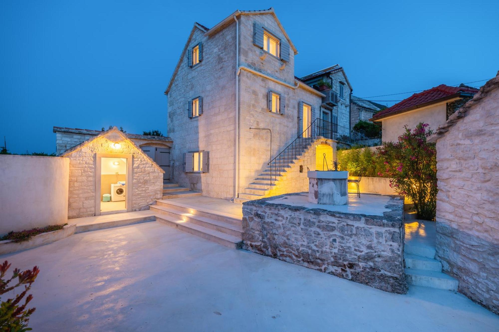 Villa Komelo Škrip Exterior foto