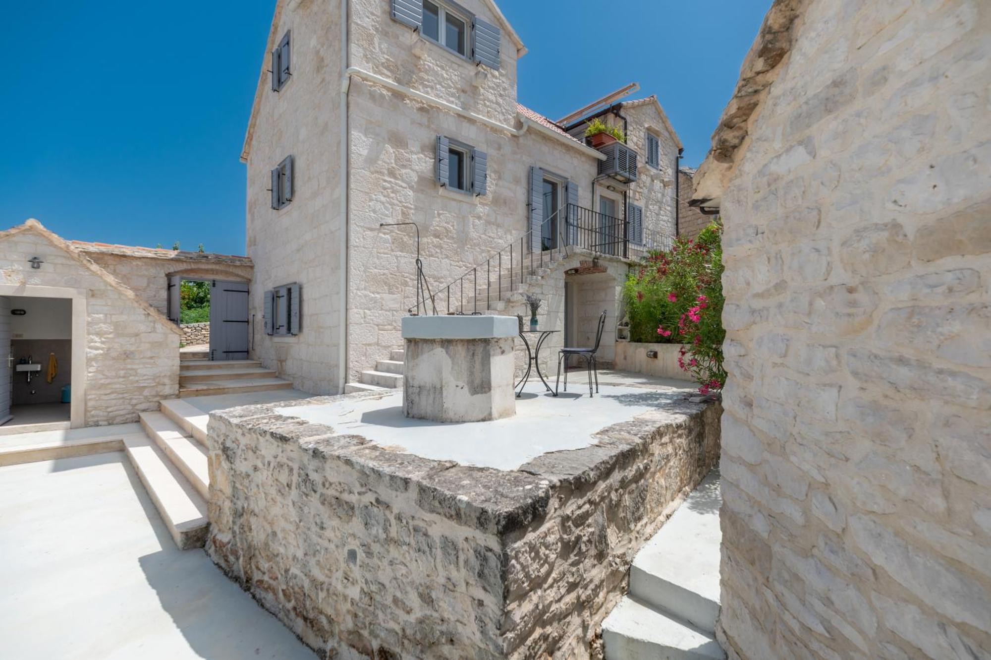 Villa Komelo Škrip Exterior foto
