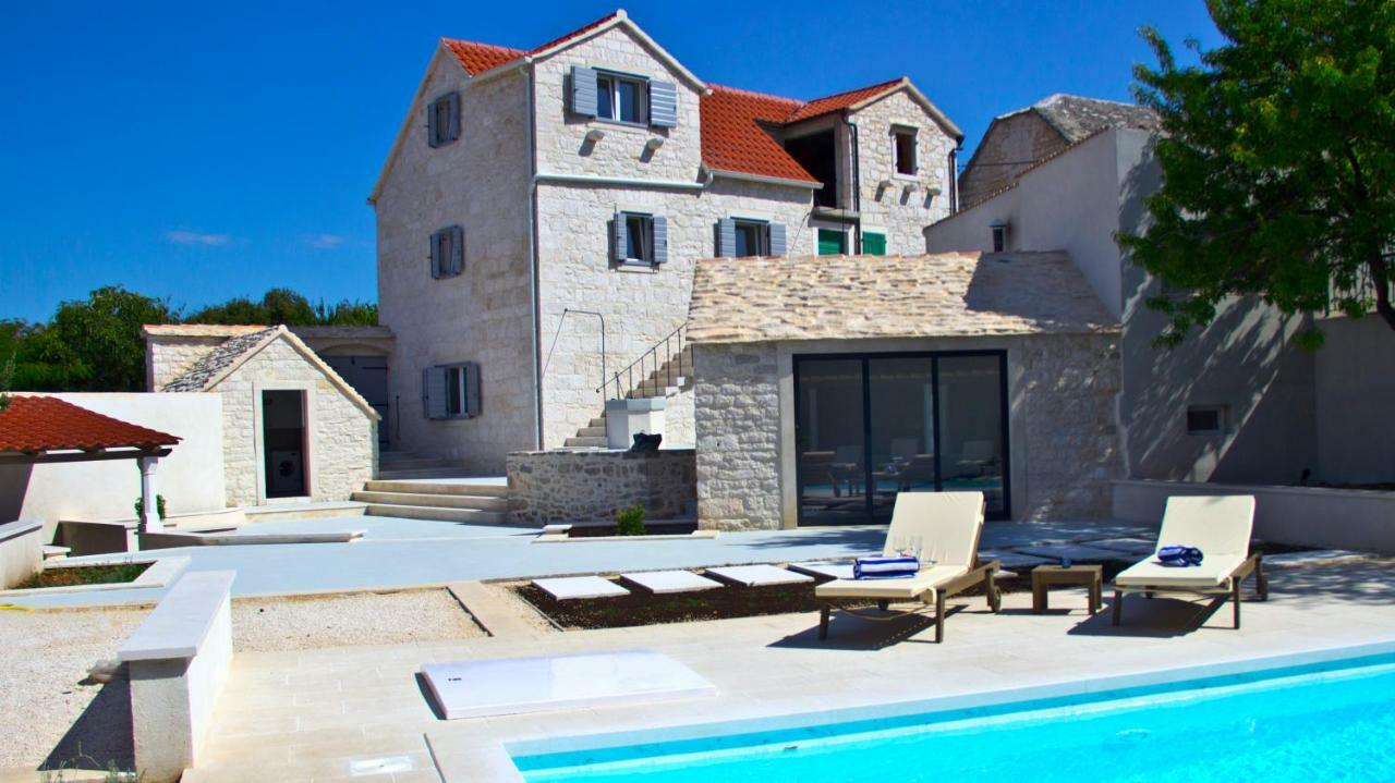 Villa Komelo Škrip Exterior foto